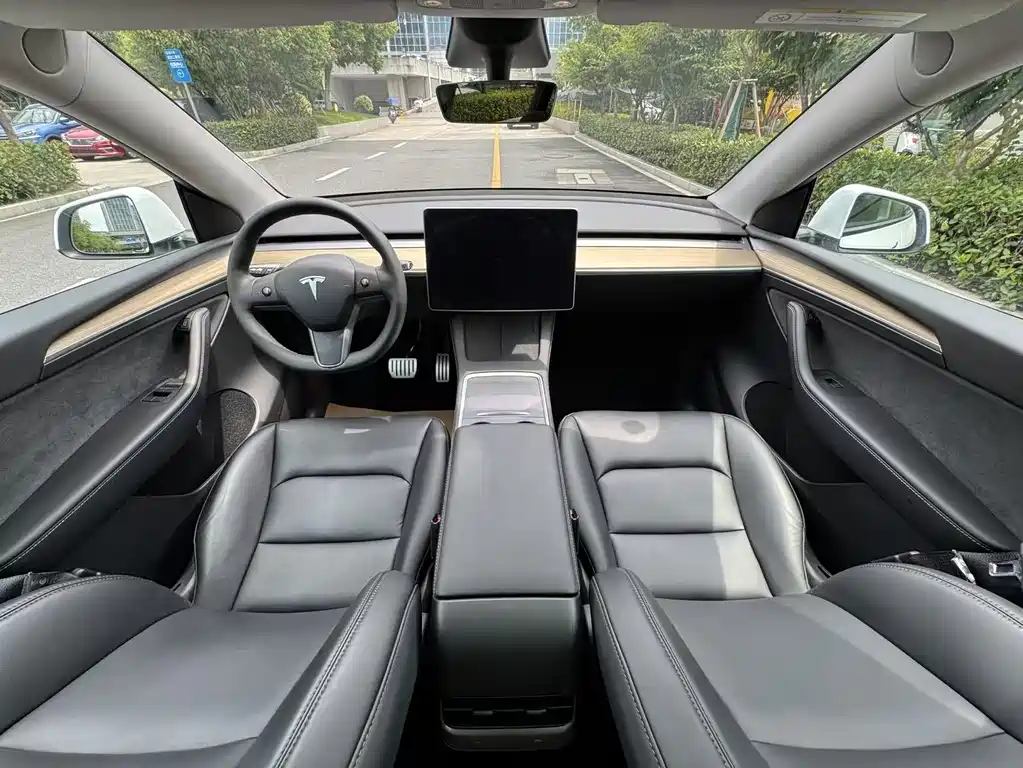 Tesla Model Y 2023 — фото 11