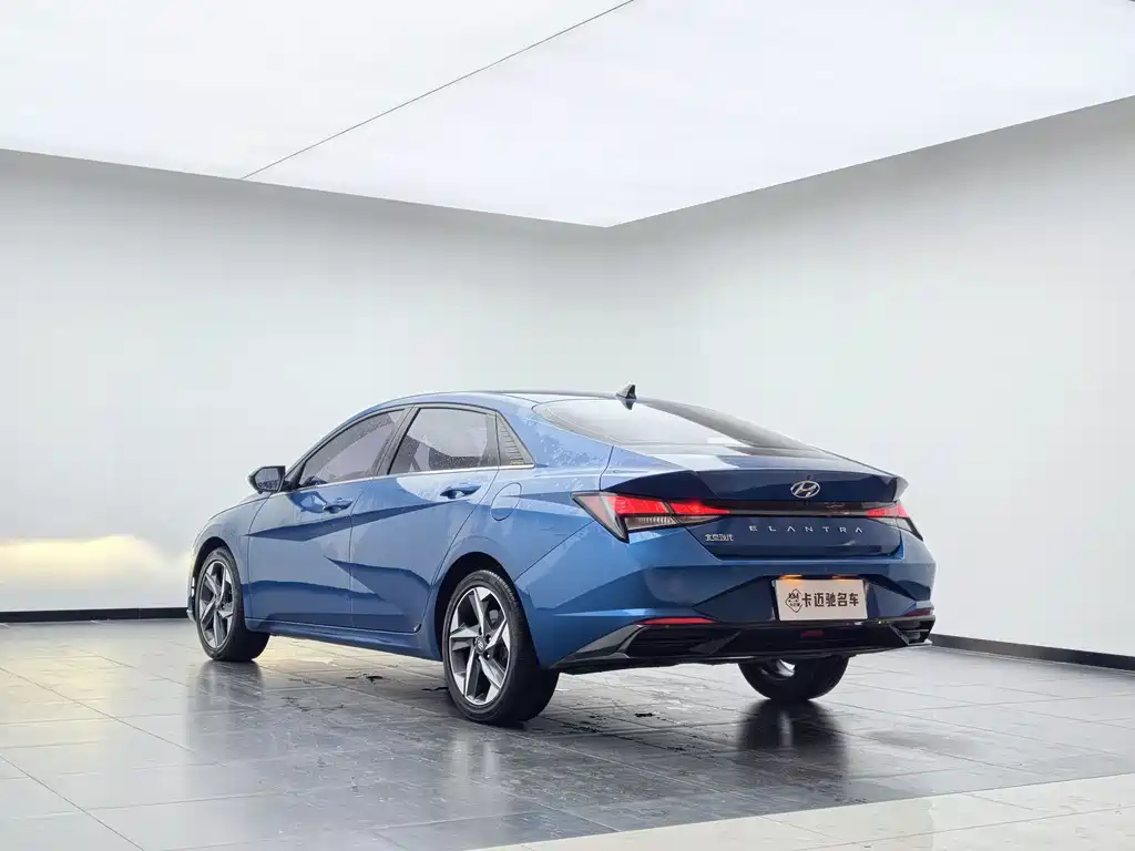 Hyundai Elantra 2022