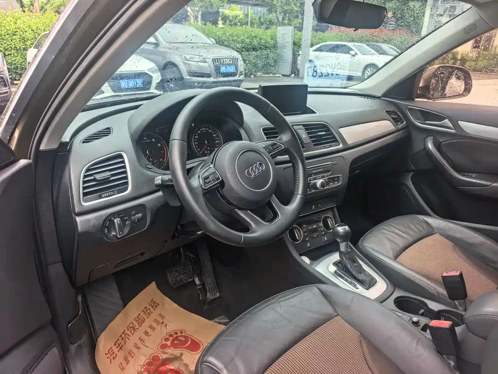Audi Q3 2018 — фото 18