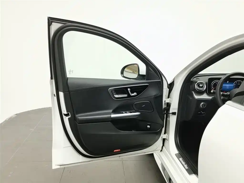 Mercedes-Benz C-Class 2022 — фото 8