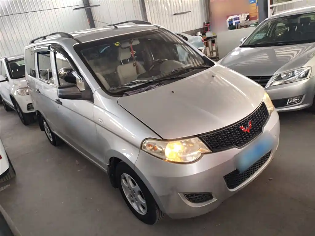 Wuling Hongguang 2014 — фото 23