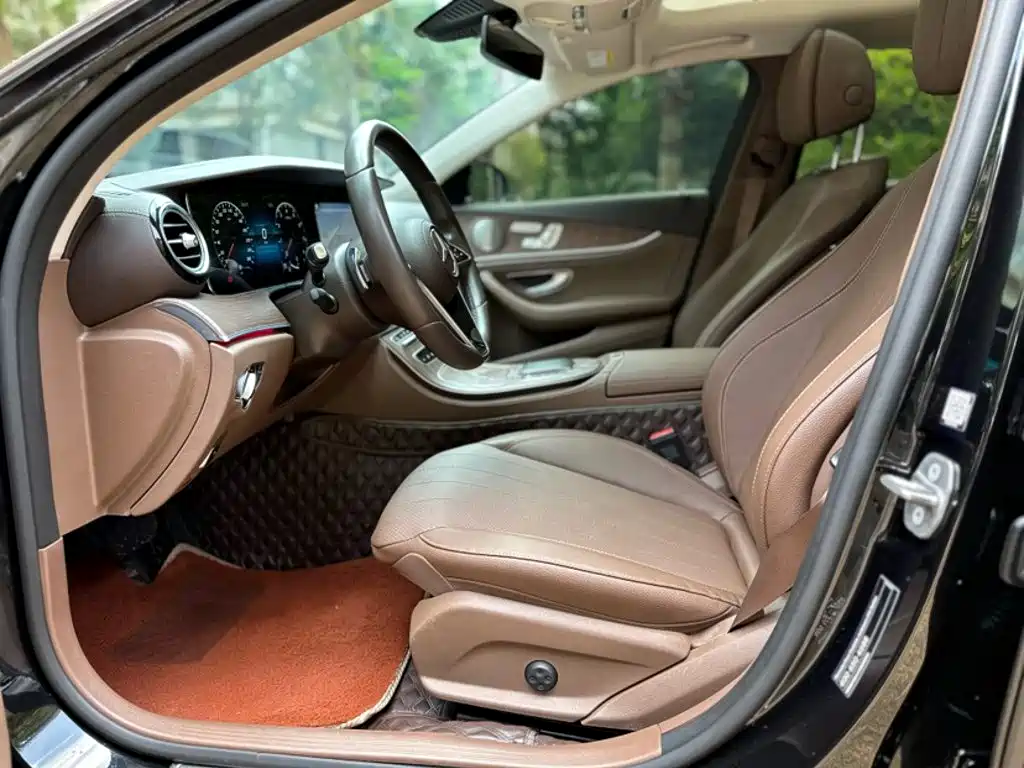 Mercedes-Benz E-Class 2023 — фото 14