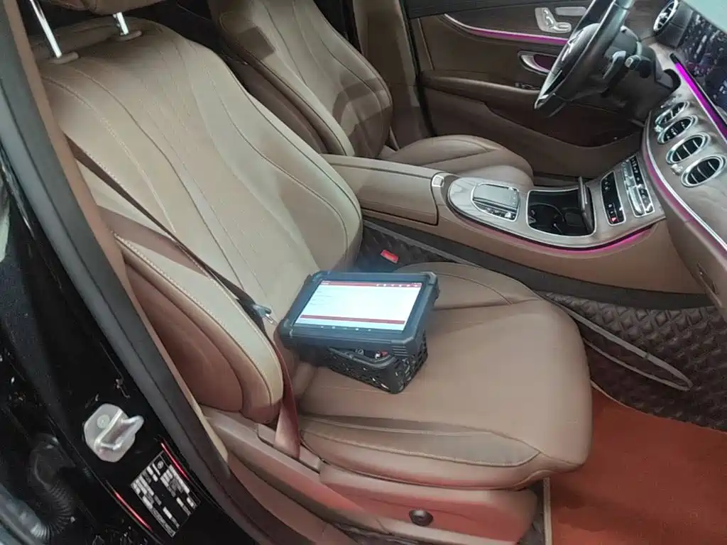 Mercedes-Benz E-Class 2023 — фото 25