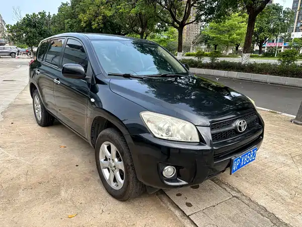 Toyota RAV4 2011