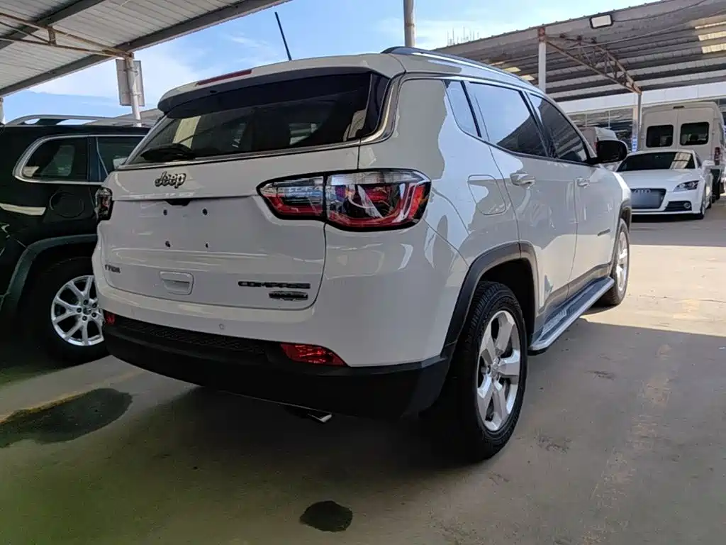 Jeep Compass 2018 — фото 7
