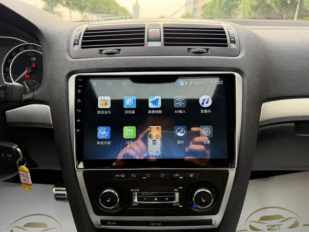 Skoda Octavia 2013 — фото 19