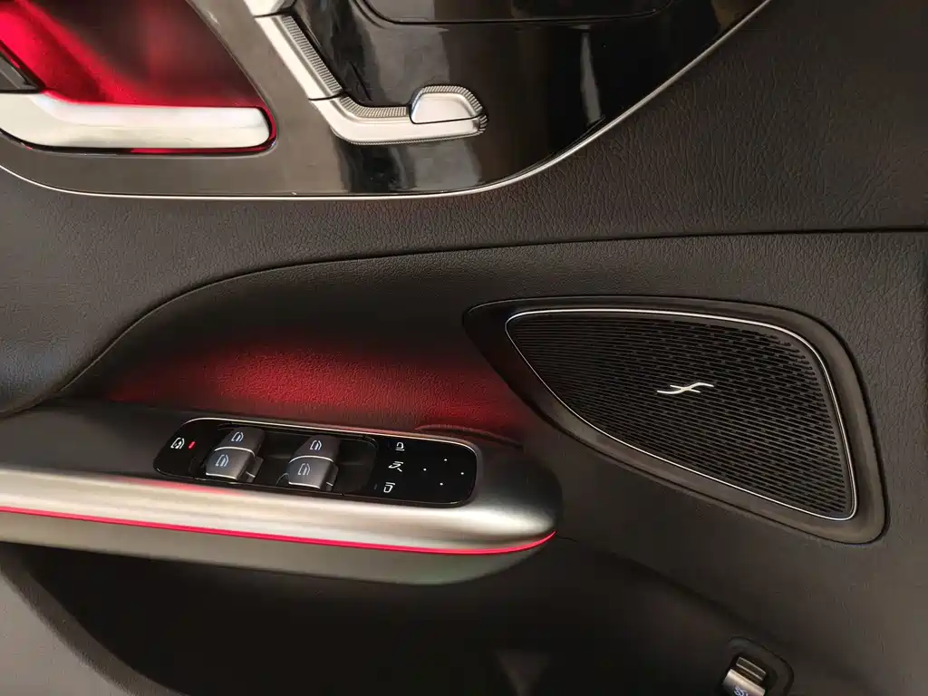 Mercedes-Benz C-Class 2023