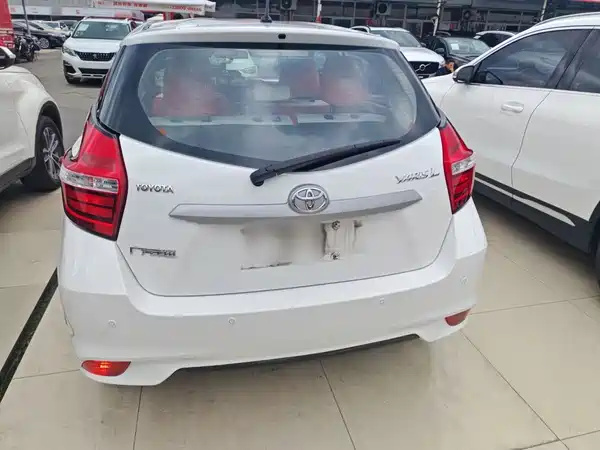 Toyota Yaris L 2020