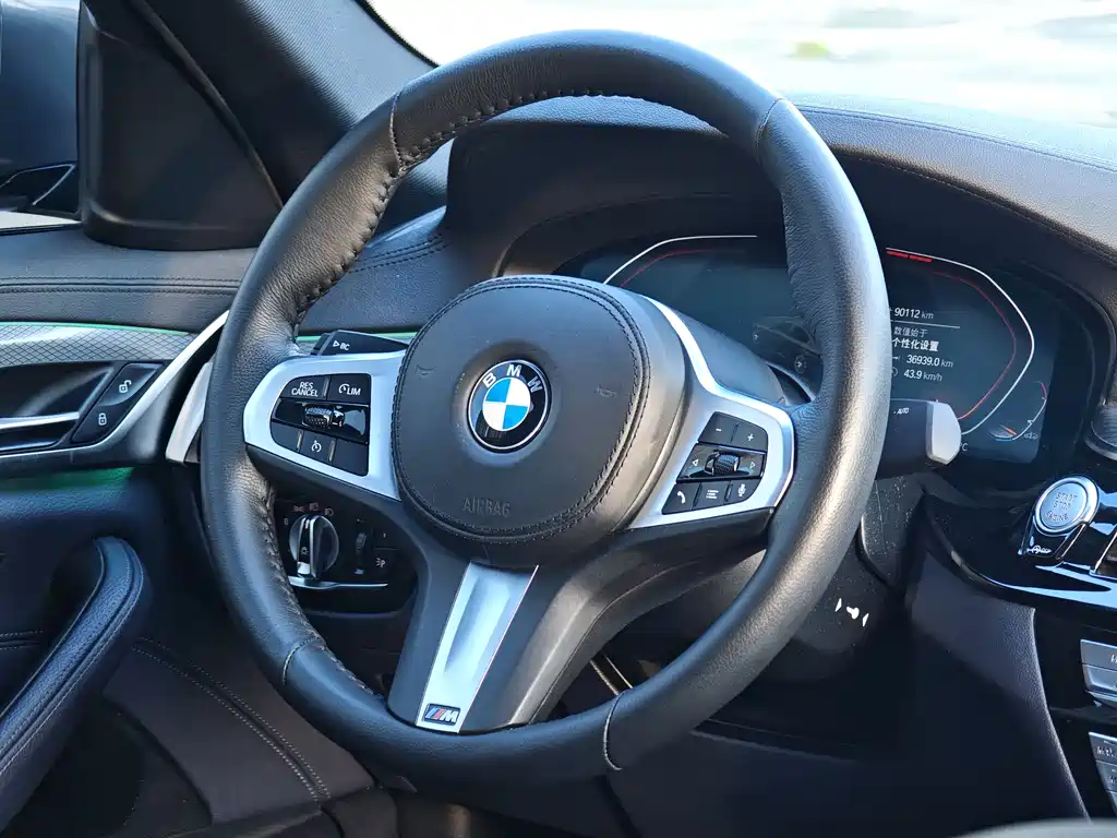 BMW 5 Series 2020 — фото 11