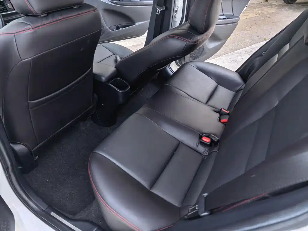 Toyota Yaris L 2021 — фото 10