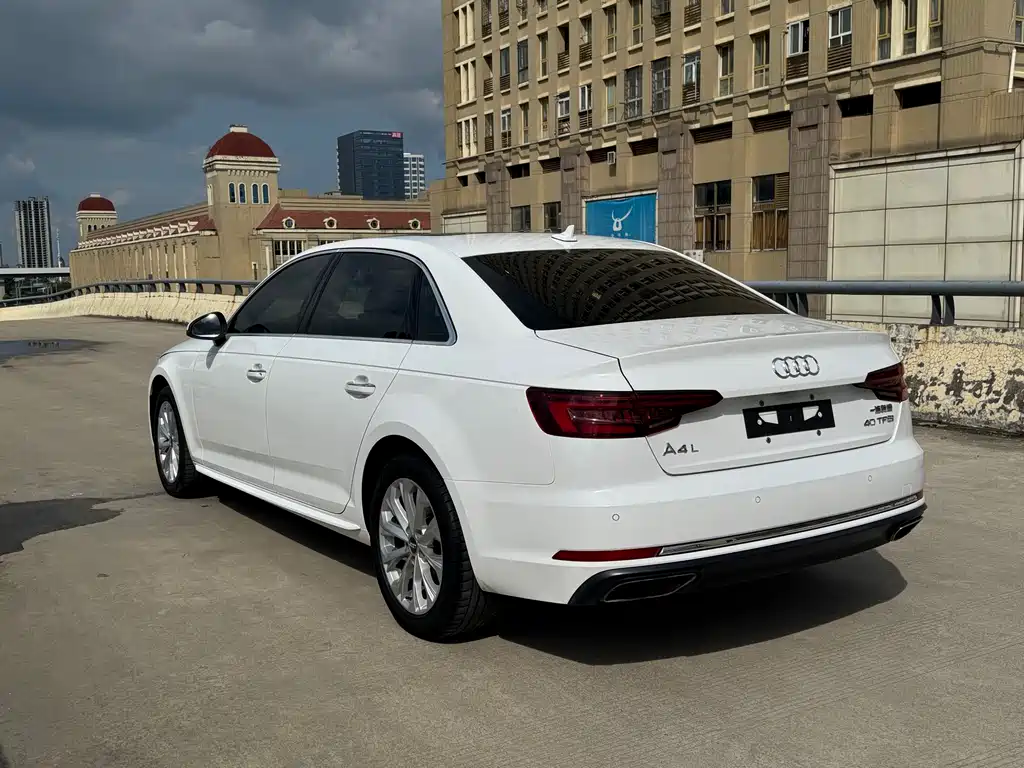 Audi A4L 2020 — фото 14