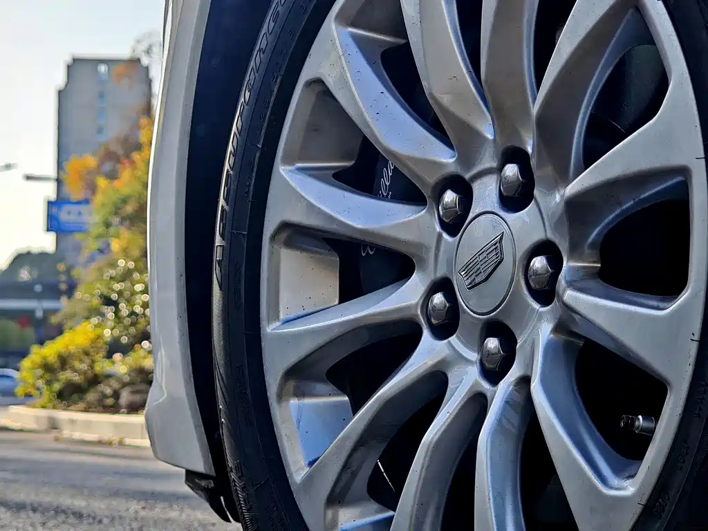 Cadillac XTS 2018 — фото 10