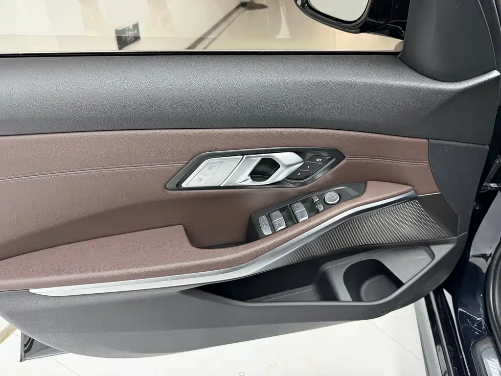 BMW 3 Series 2022 — фото 14
