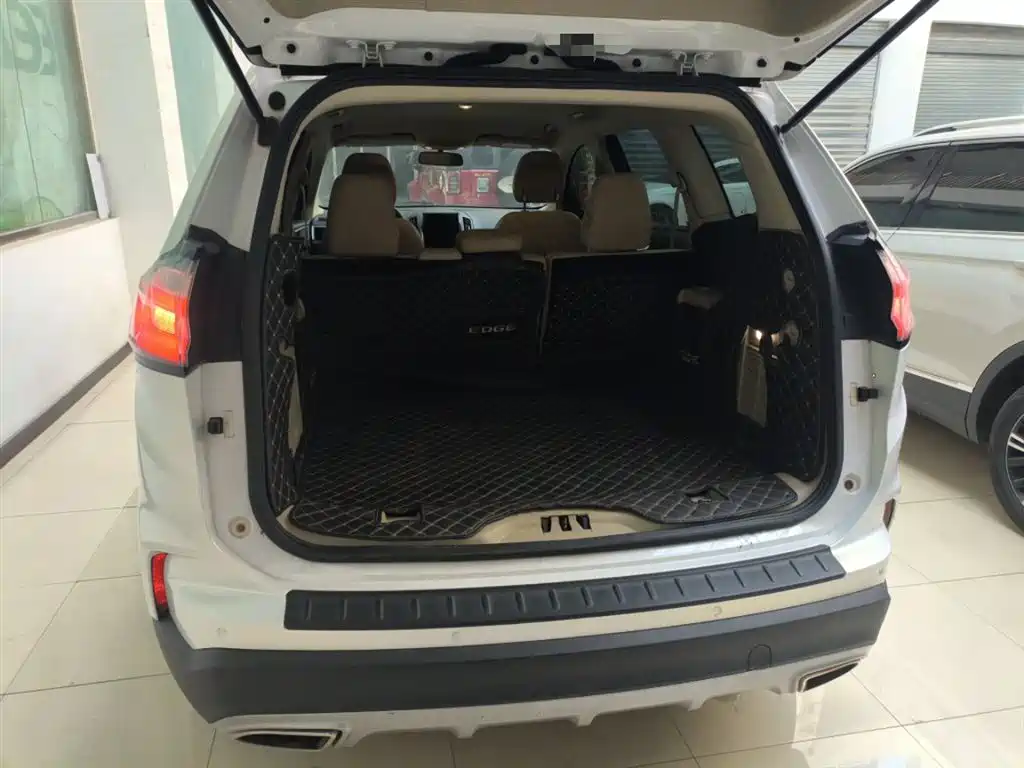Ford Edge 2020 — фото 19