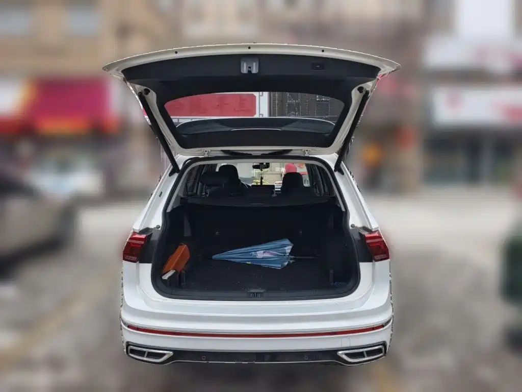 Volkswagen Tiguan L 2022 — фото 10