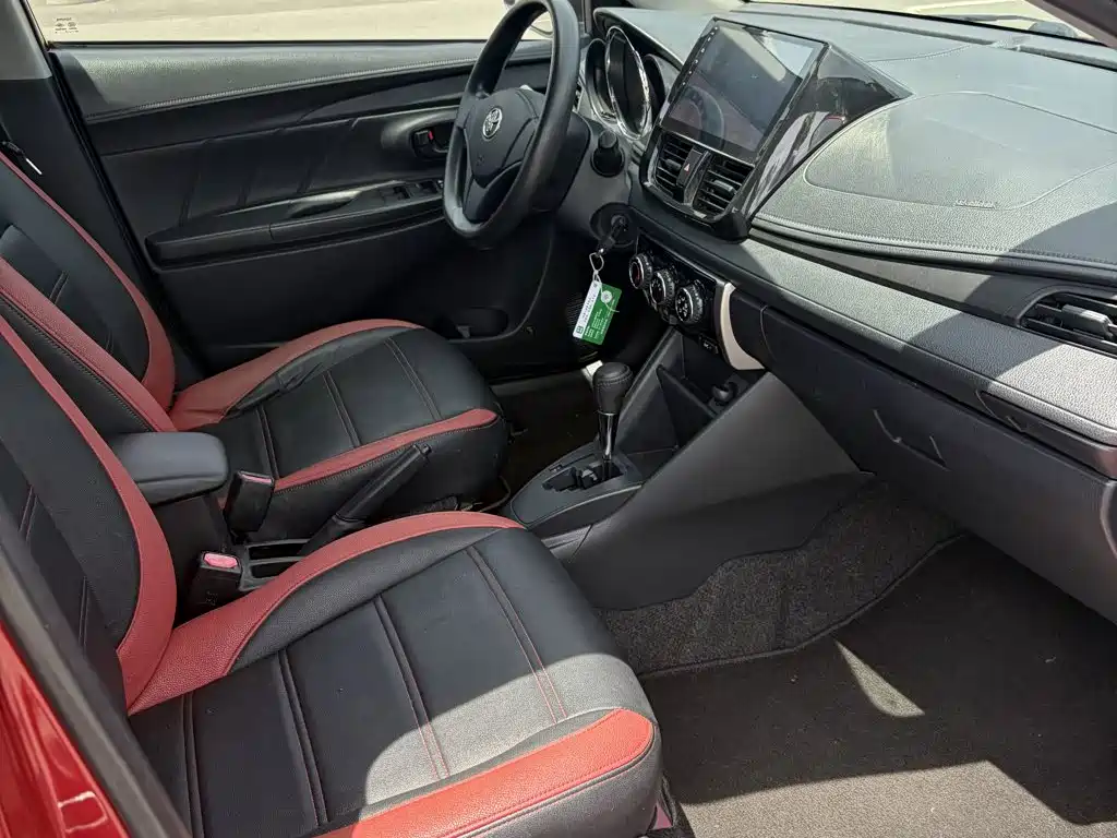 Toyota Yaris L 2017 — фото 20