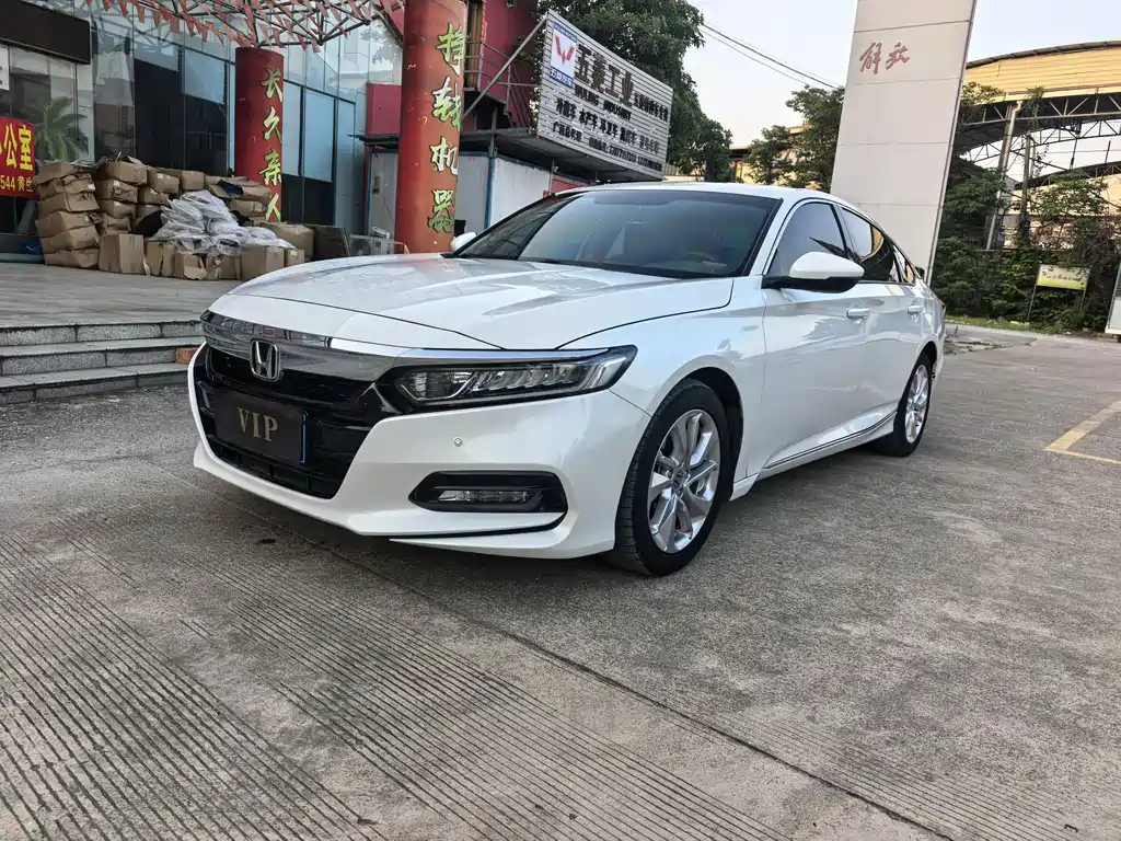 Honda Accord 2018 — фото 1