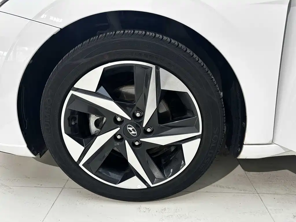 Hyundai Elantra 2022 — фото 29