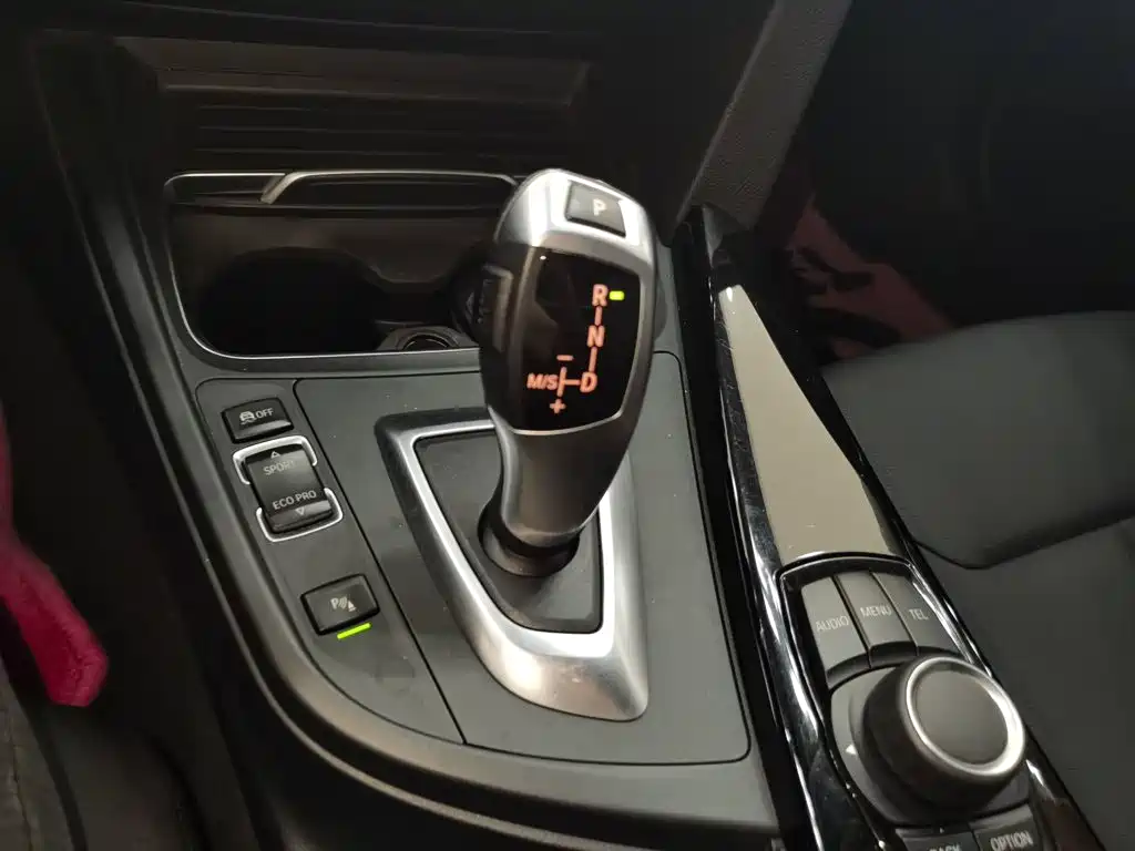 BMW 3 Series 2016 — фото 10