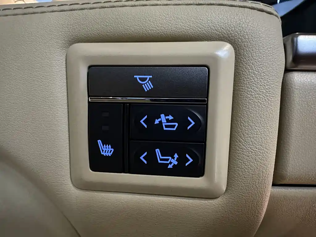 Toyota Alphard 2023 — фото 9