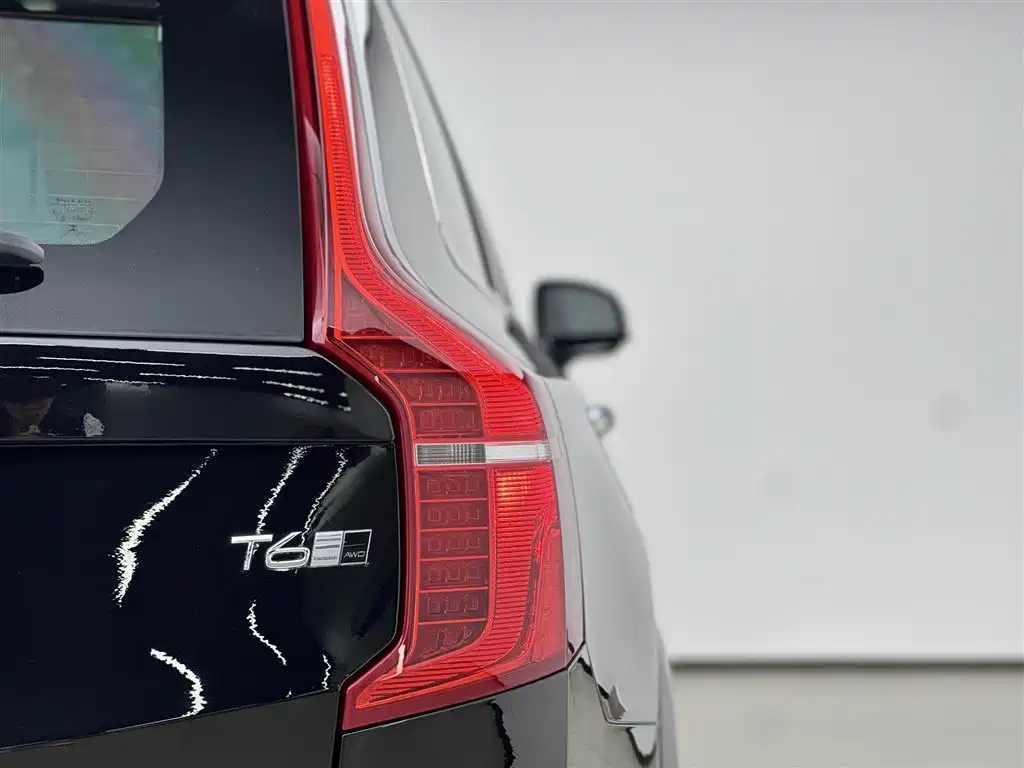 Volvo XC90 2020 — фото 19