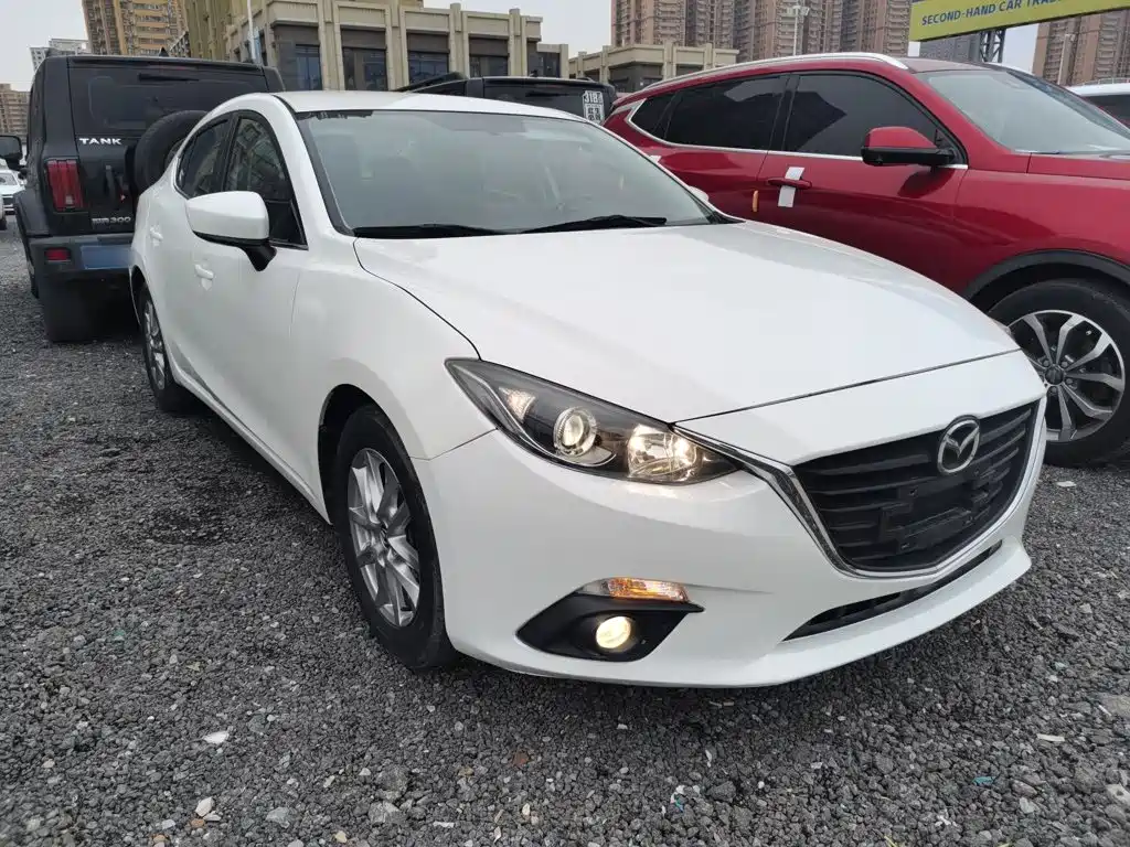 Mazda 3 Axela 2016
