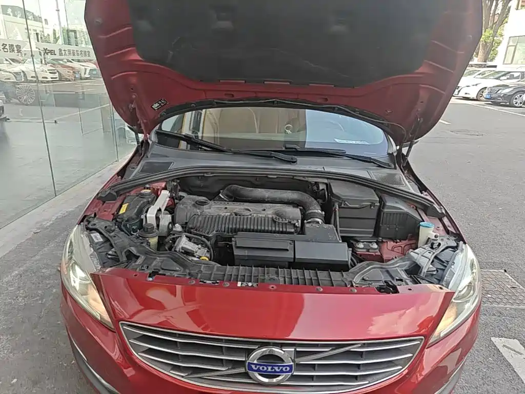 Volvo S60 2015 — фото 20