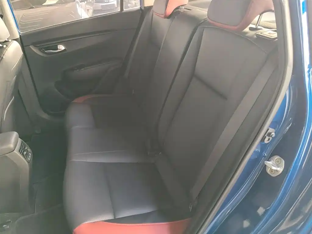 Kia KX Cross 2019 — фото 17