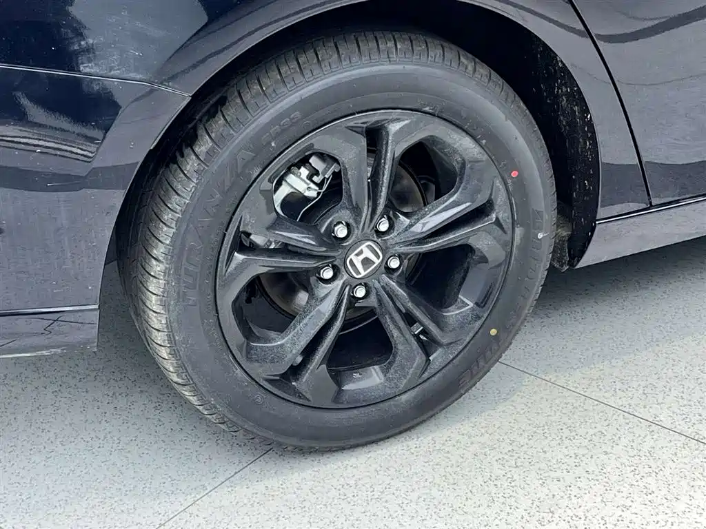 Honda Accord — фото 11