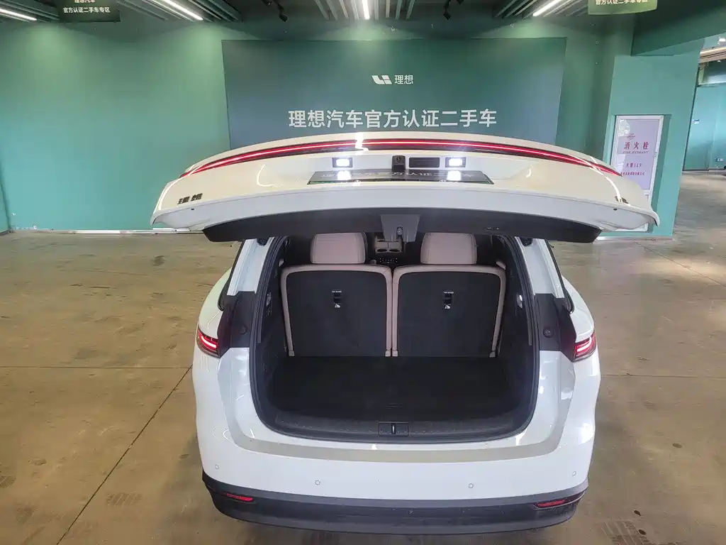 Li Auto i8 2025 — фото 13
