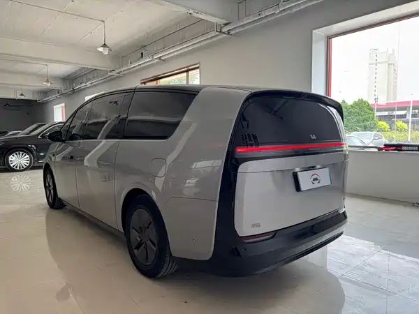 Li Auto MEGA 2025