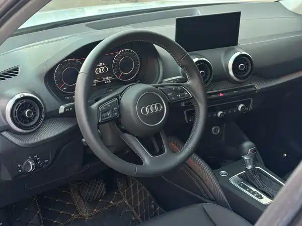 Audi Q2L 2022