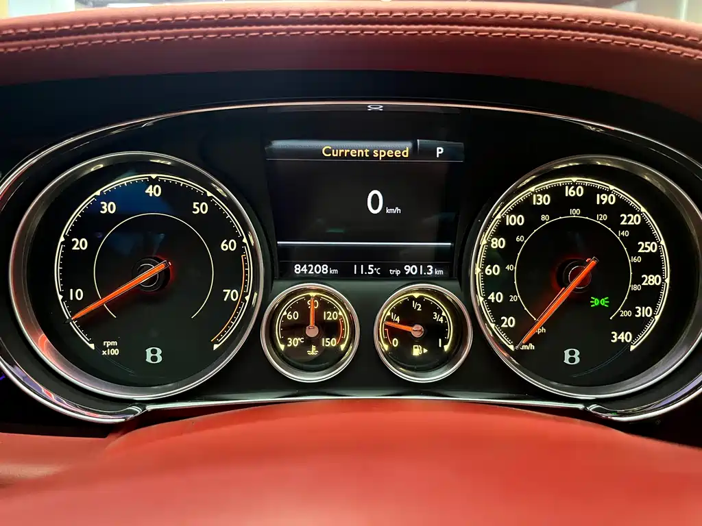 Bentley Flying Spur 2017 — фото 18