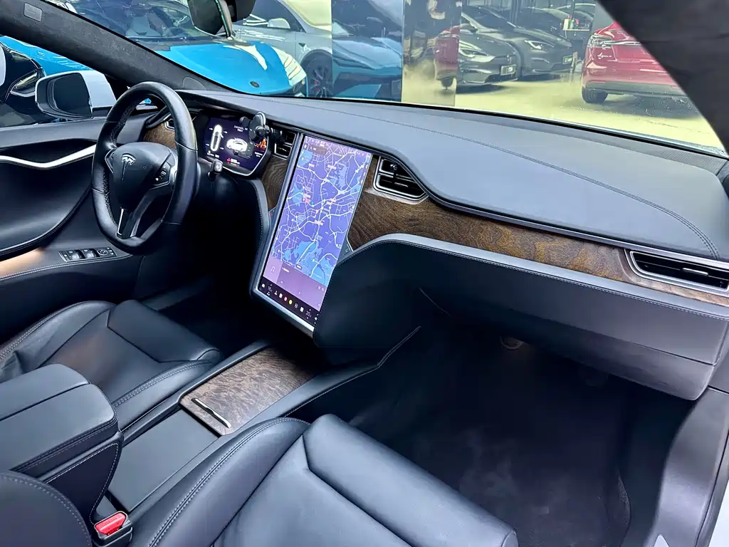 Tesla Model S 2018 — фото 14