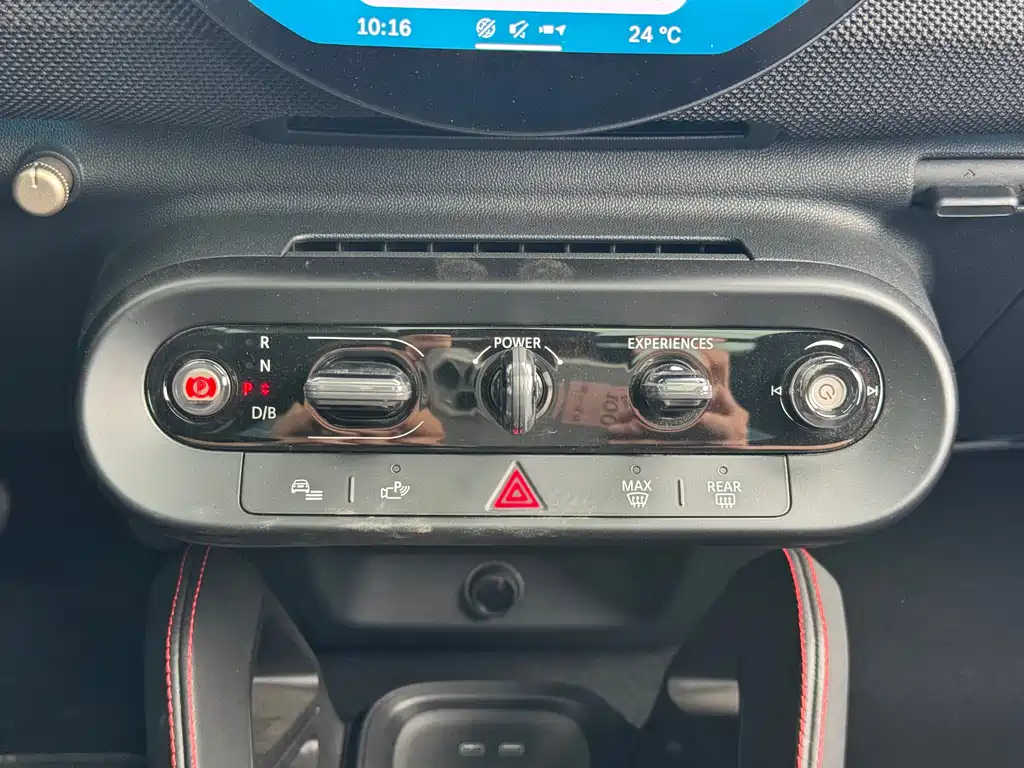 MINI JCW Aceman EV — фото 10