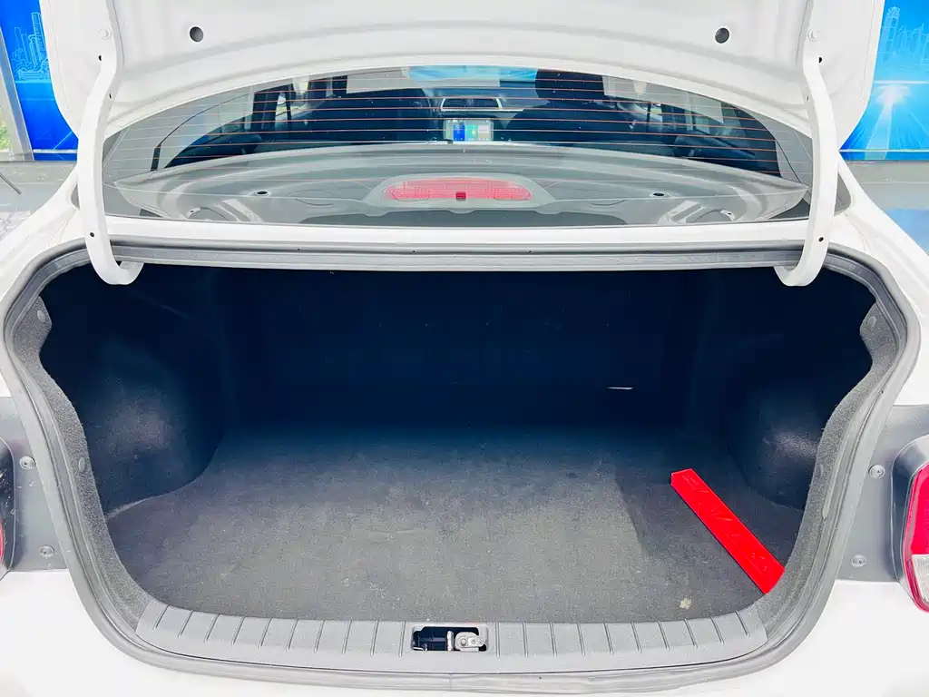 Hyundai Verna 2018 — фото 19