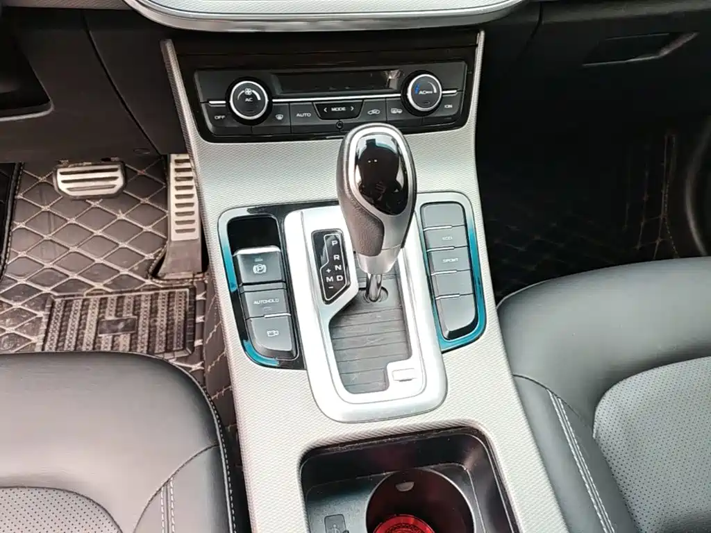 Geely Emgrand GS 2018 — фото 14