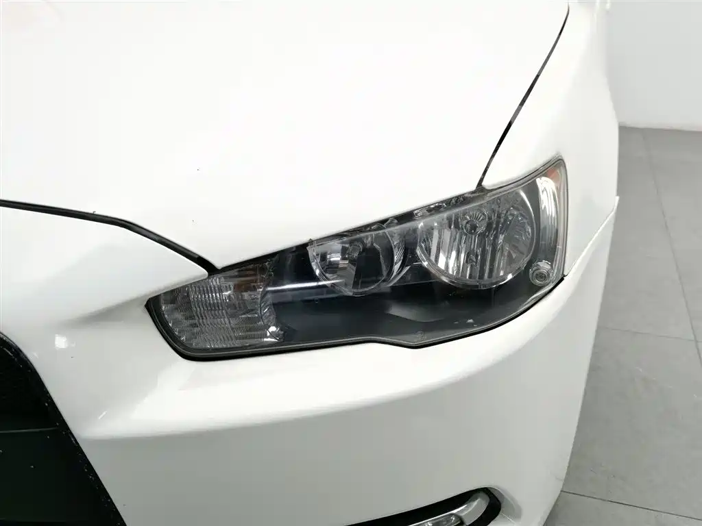 Mitsubishi Lancer EX 2014