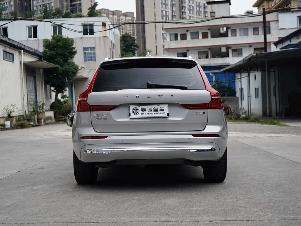 Volvo XC60 2022 — фото 16