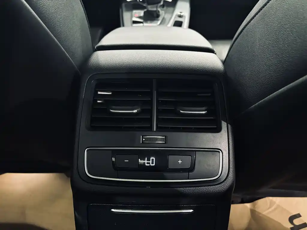 Audi A4L 2020 — фото 28