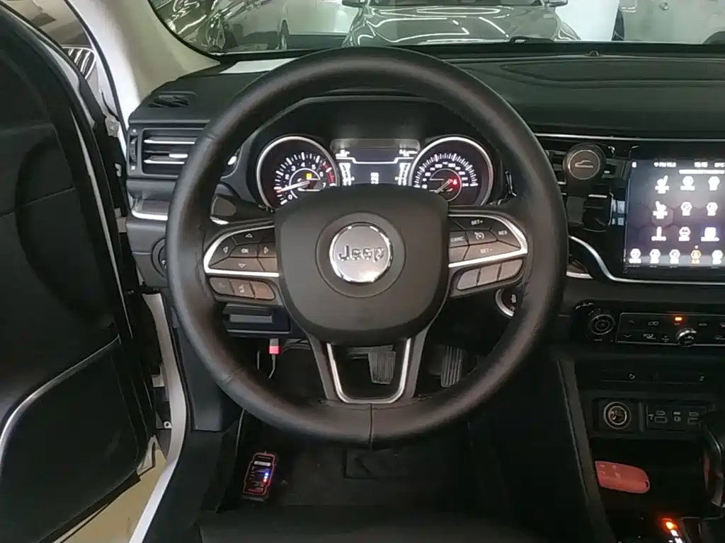 Jeep Grand Commander 2019 — фото 11