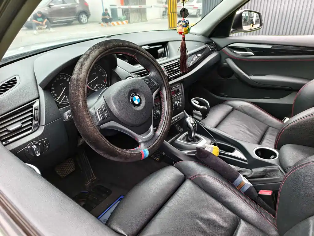 BMW X1 2014 — фото 9