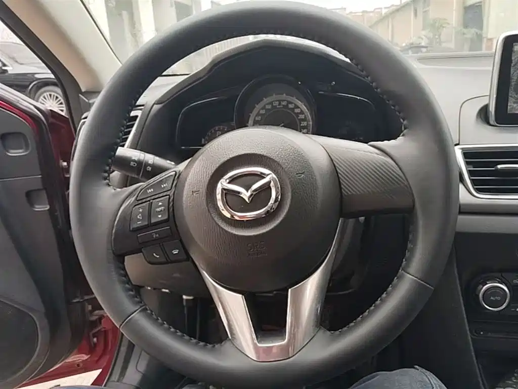 Mazda 3 Axela 2016 — фото 11