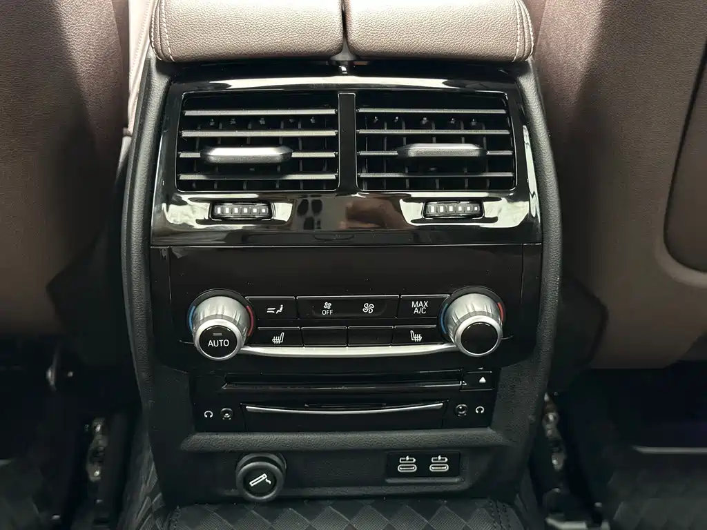 BMW 5 Series 2022 — фото 14