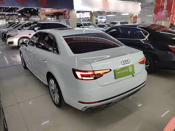 Audi A4L 2019