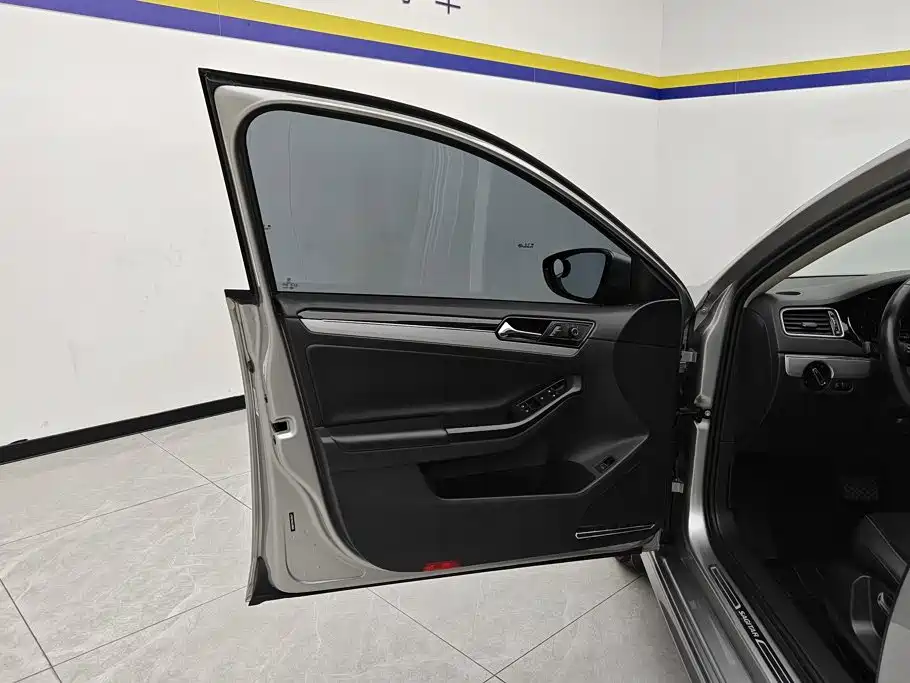 Volkswagen Sagitar 2018