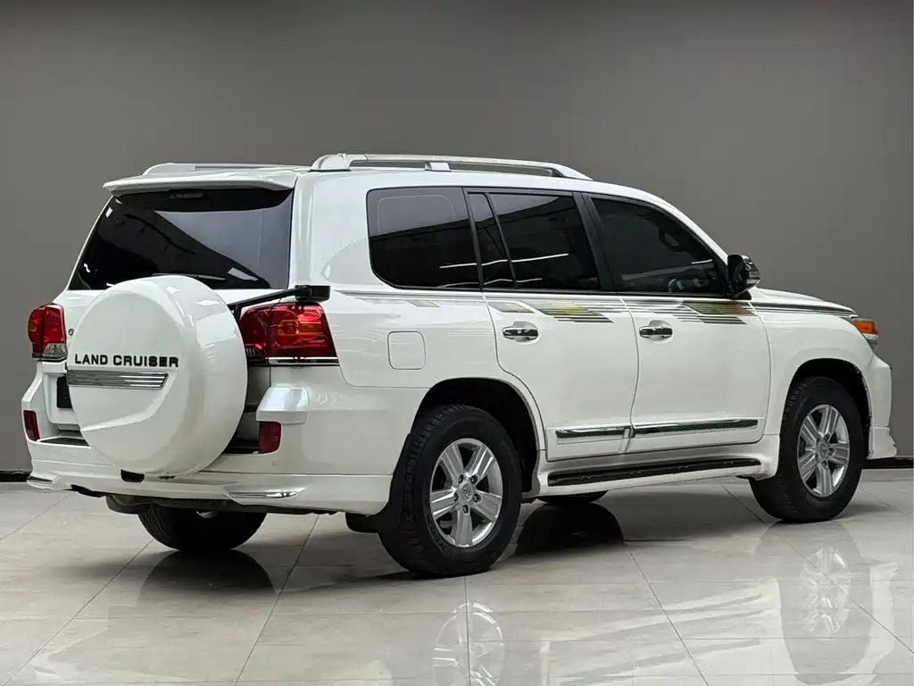 Toyota Land Cruiser 2015 — фото 2