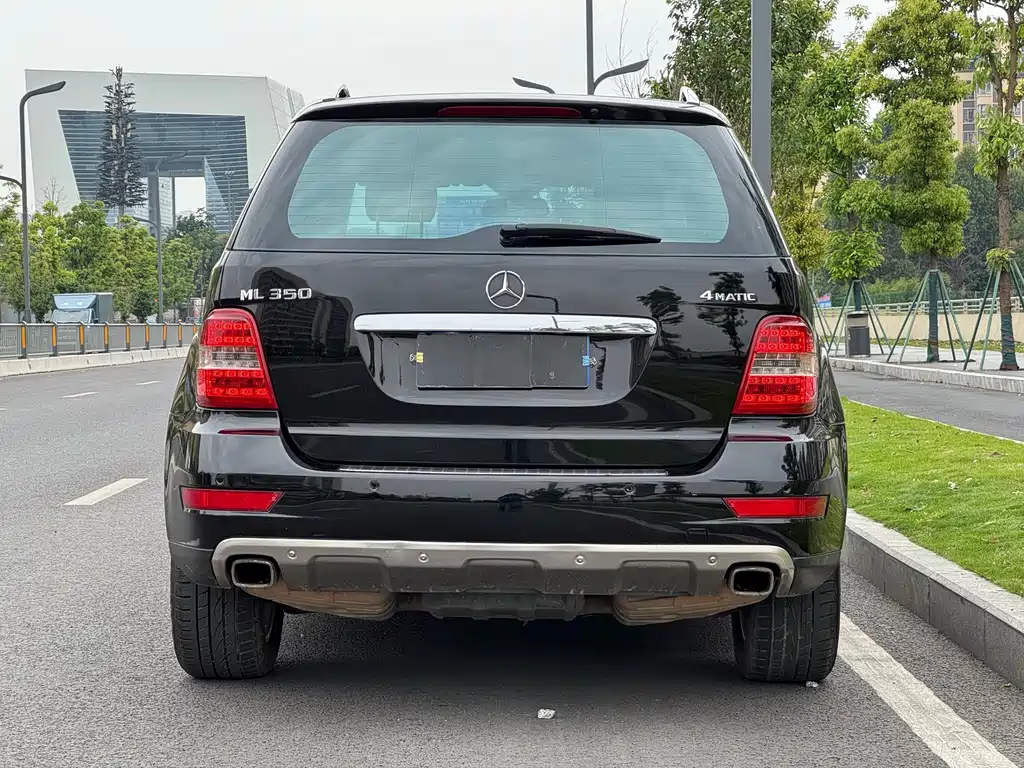 Mercedes-Benz M-Class 2010 — фото 14