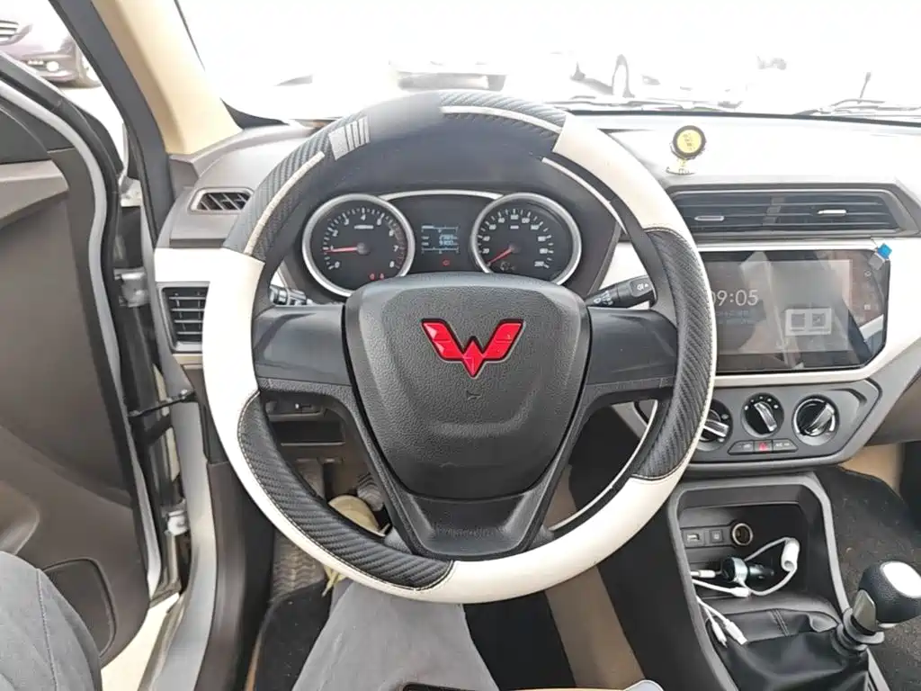 Wuling Hongguang 2024