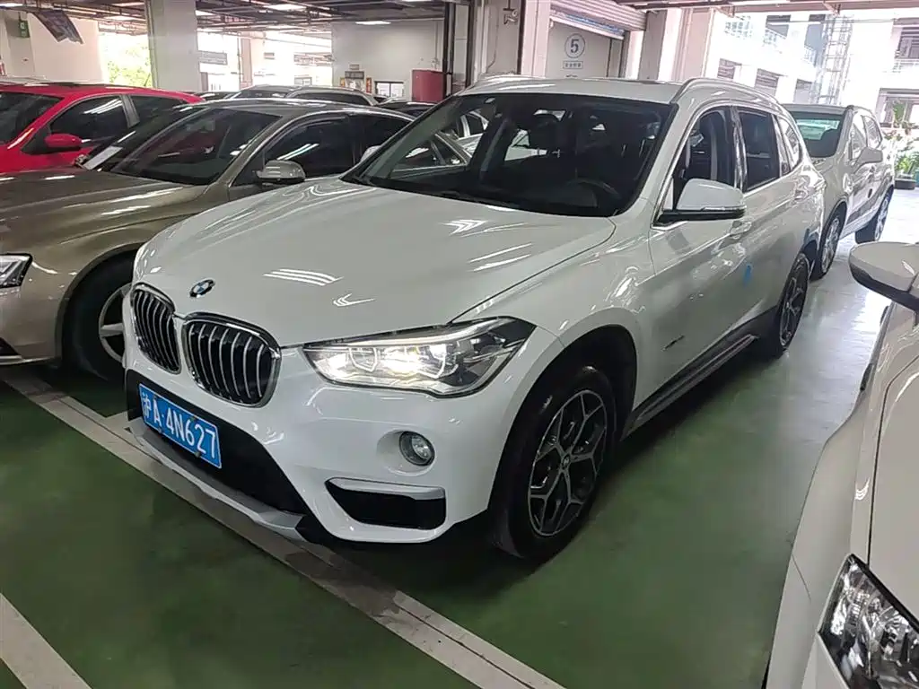 BMW X1 2016 — фото 1